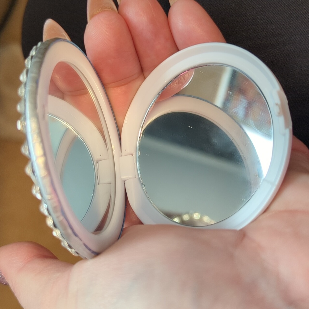 Compact mirror - Picture 3 of 3